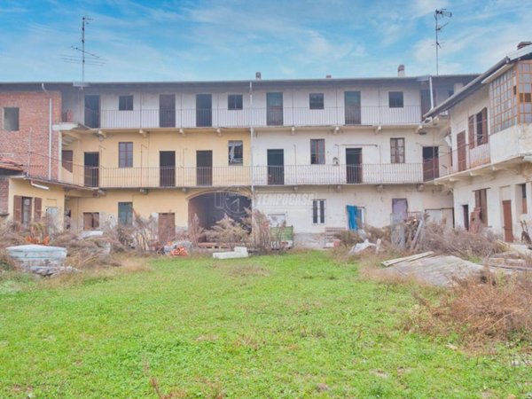 casa indipendente in vendita a Galliate