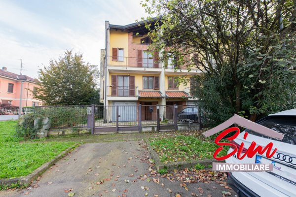 casa indipendente in vendita a Galliate