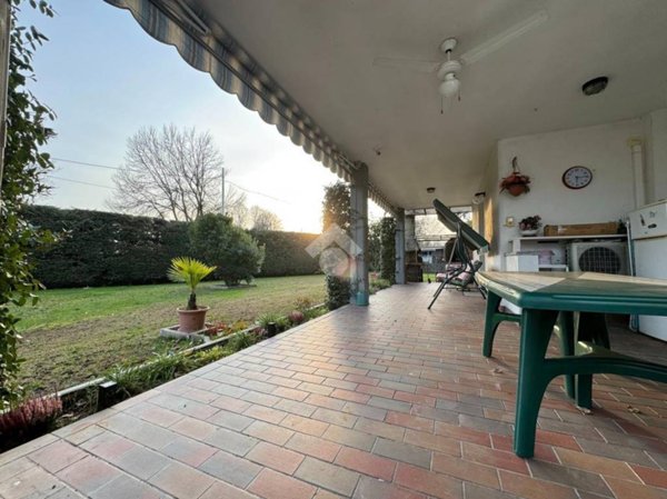casa indipendente in vendita a Galliate