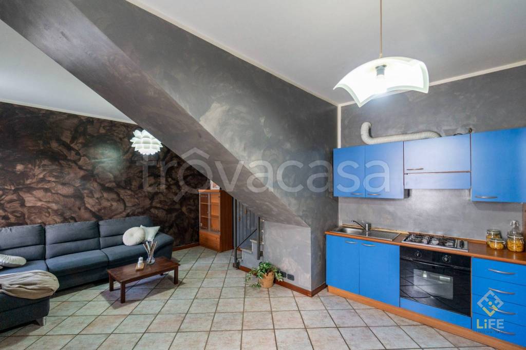 casa indipendente in vendita a Galliate