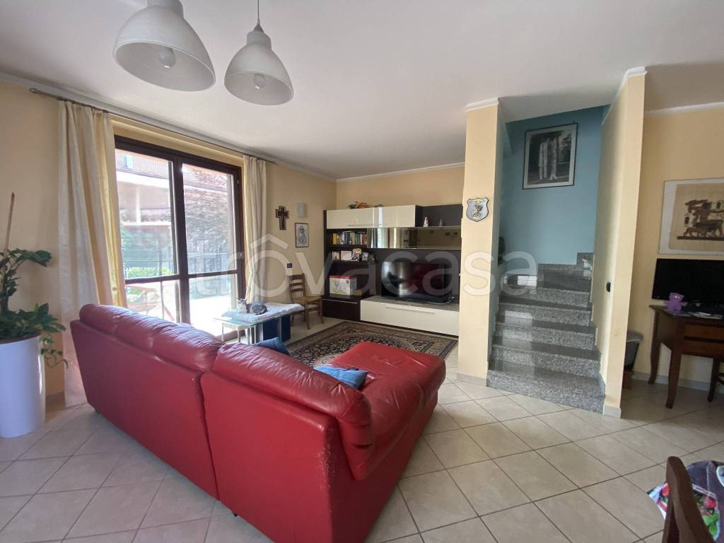 casa indipendente in vendita a Galliate