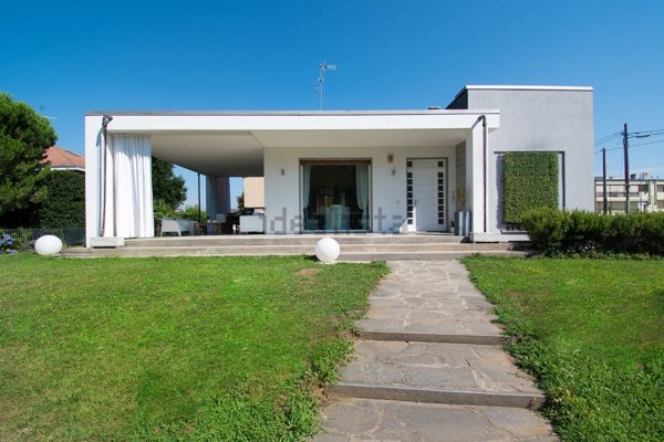 casa indipendente in vendita a Galliate