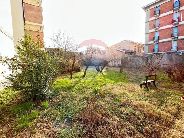 locale di sgombero in vendita a Galliate