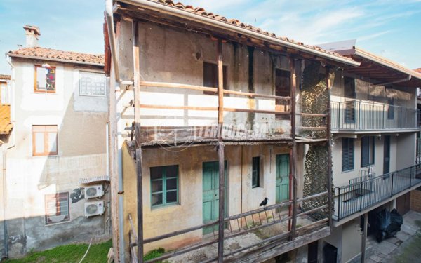 casa indipendente in vendita a Galliate