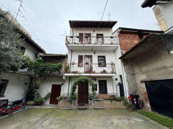 casa indipendente in vendita a Galliate