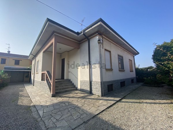 casa indipendente in vendita a Galliate