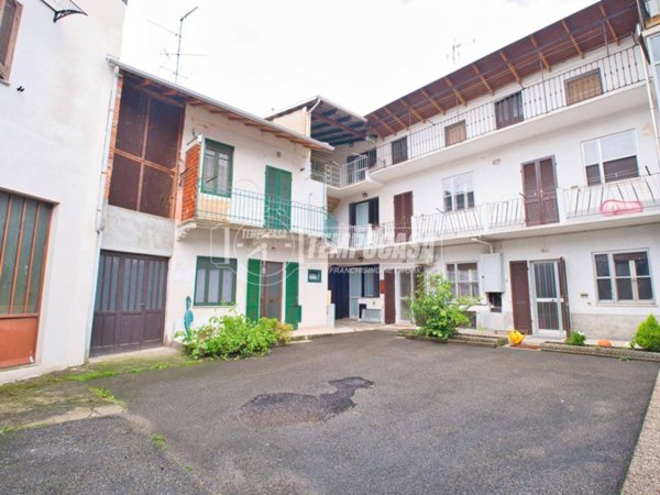 casa indipendente in vendita a Galliate