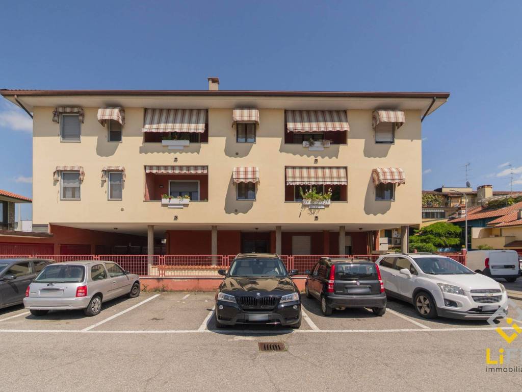 appartamento in vendita a Galliate