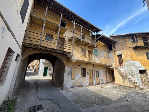 casa indipendente in vendita a Galliate