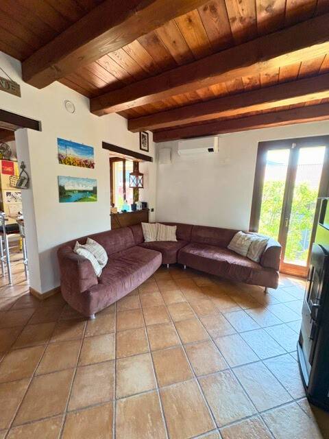 casa indipendente in vendita a Galliate