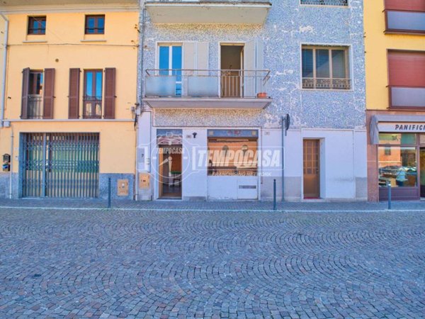 negozio in vendita a Galliate