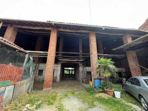 casa indipendente in vendita a Galliate