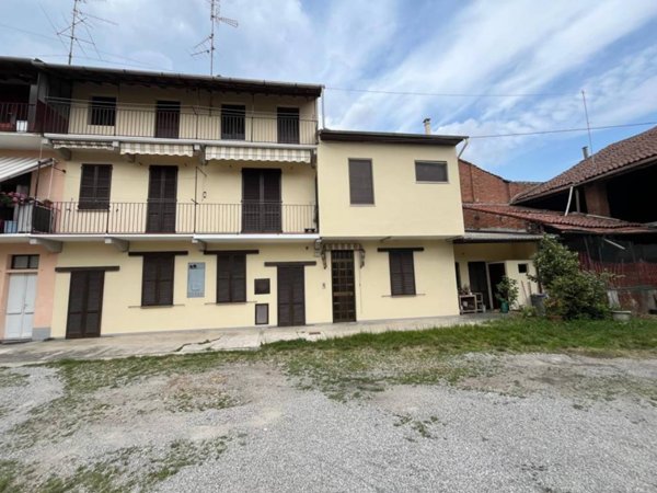 casa indipendente in vendita a Galliate