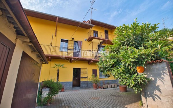 casa indipendente in vendita a Galliate