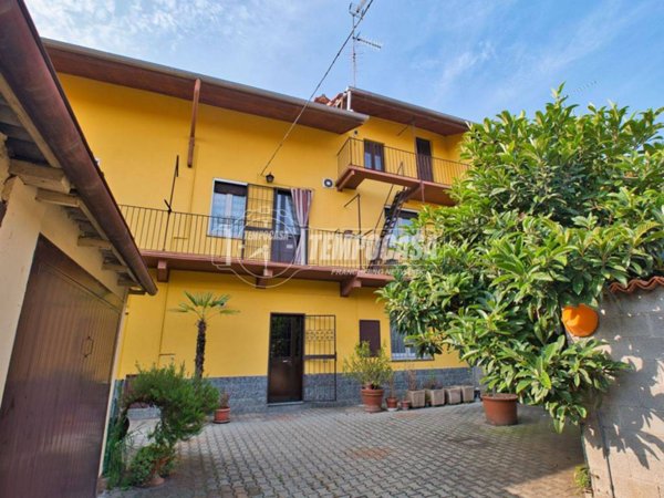 casa indipendente in vendita a Galliate