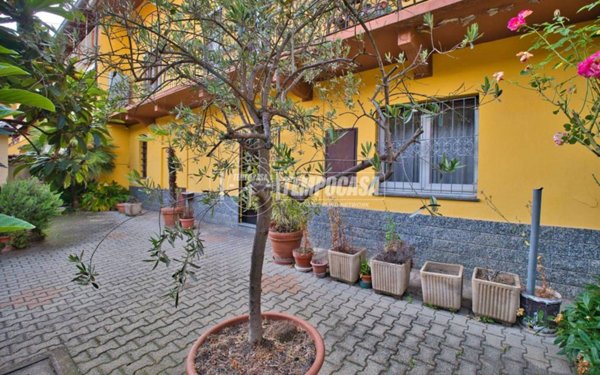 casa indipendente in vendita a Galliate