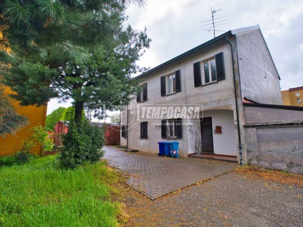 casa indipendente in vendita a Galliate