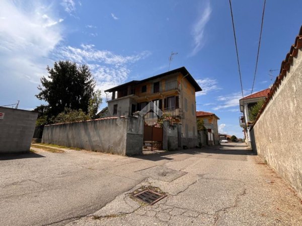 casa indipendente in vendita a Galliate