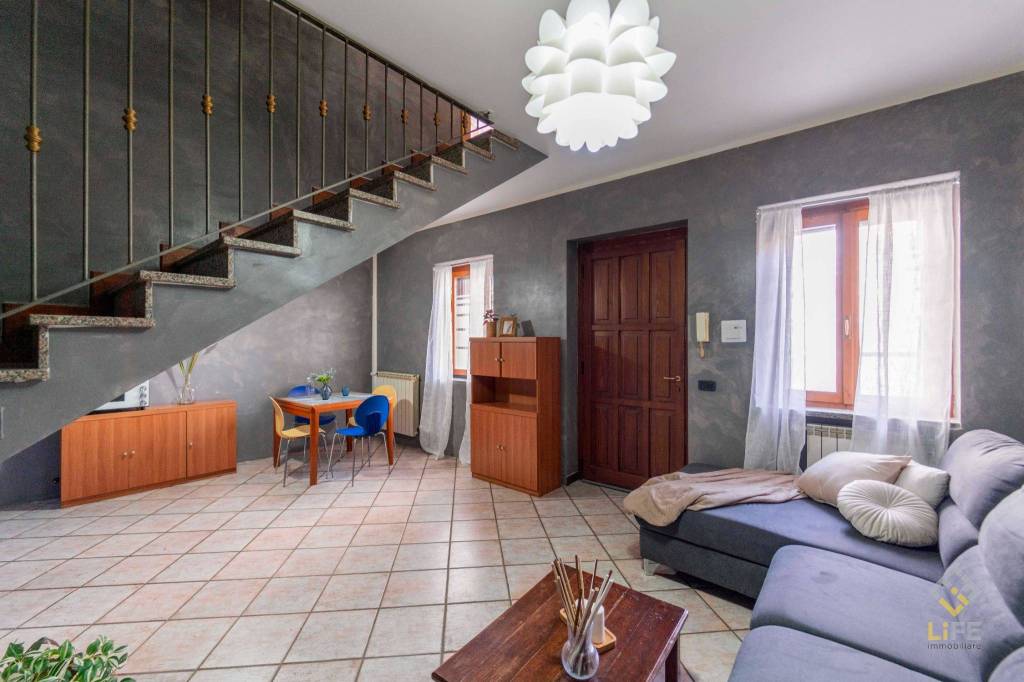casa indipendente in vendita a Galliate