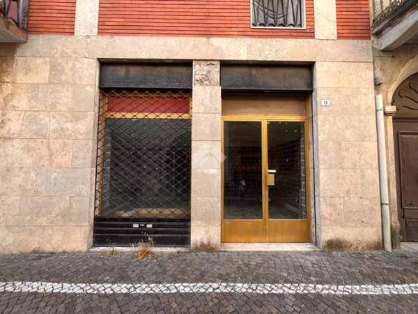 negozio in vendita a Galliate