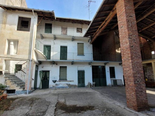 casa indipendente in vendita a Galliate