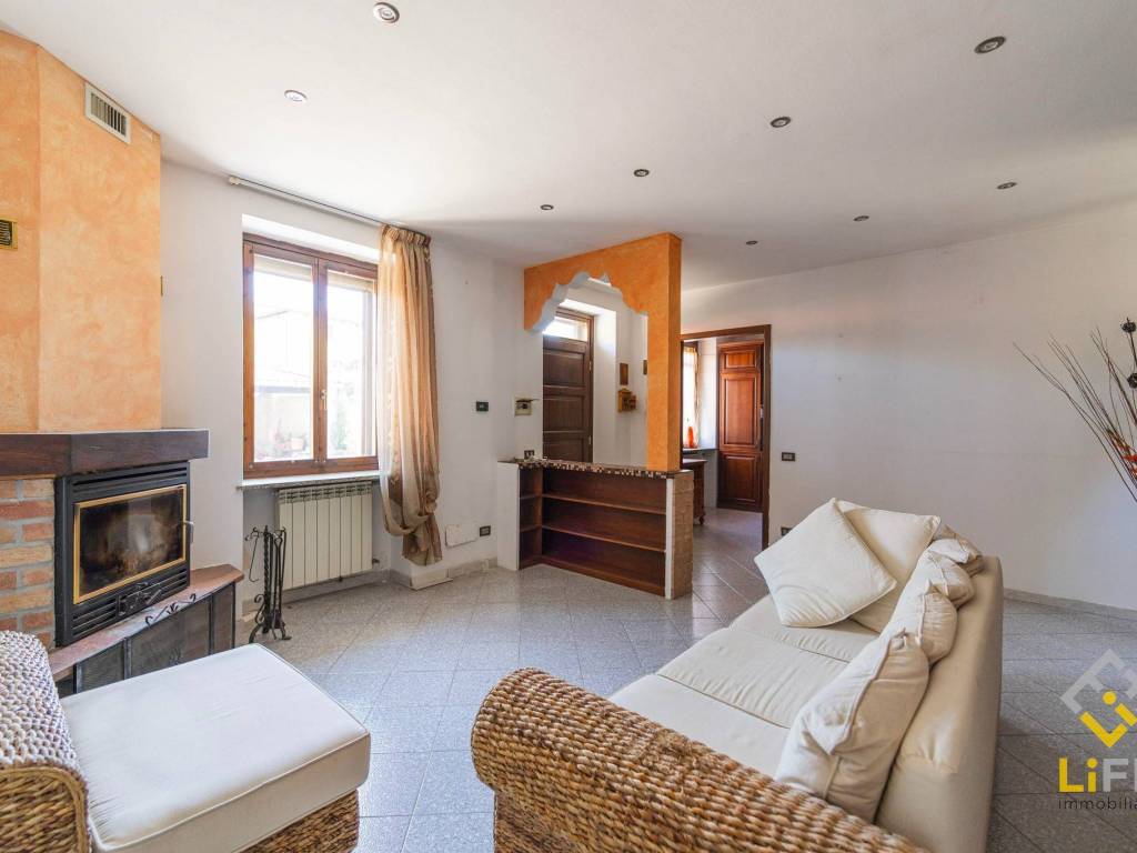 casa indipendente in vendita a Galliate