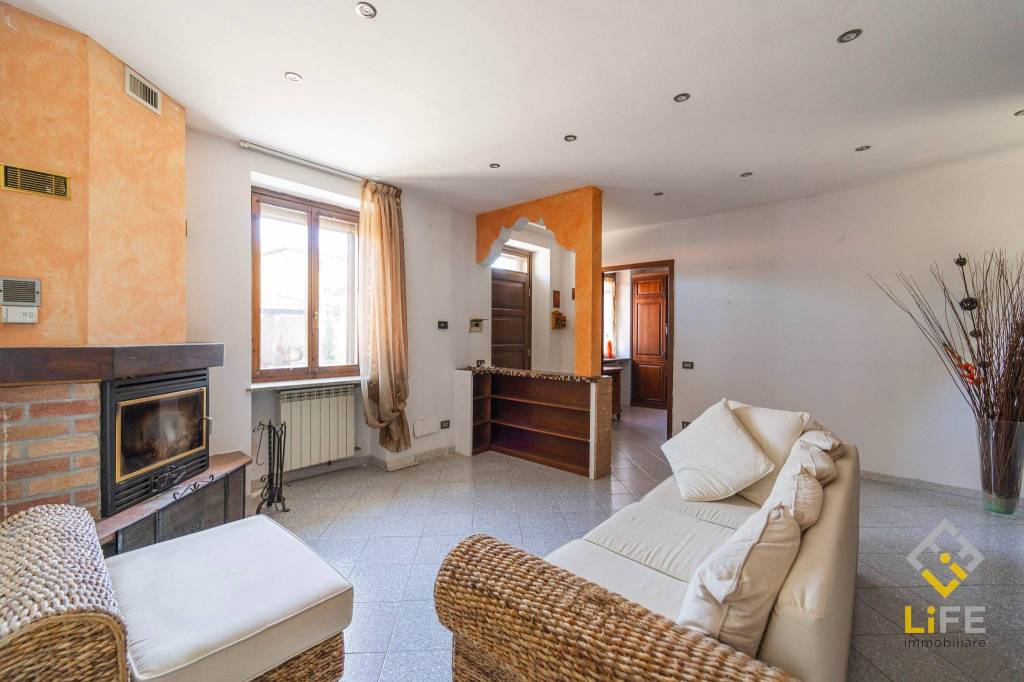 casa indipendente in vendita a Galliate