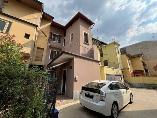 casa indipendente in vendita a Galliate