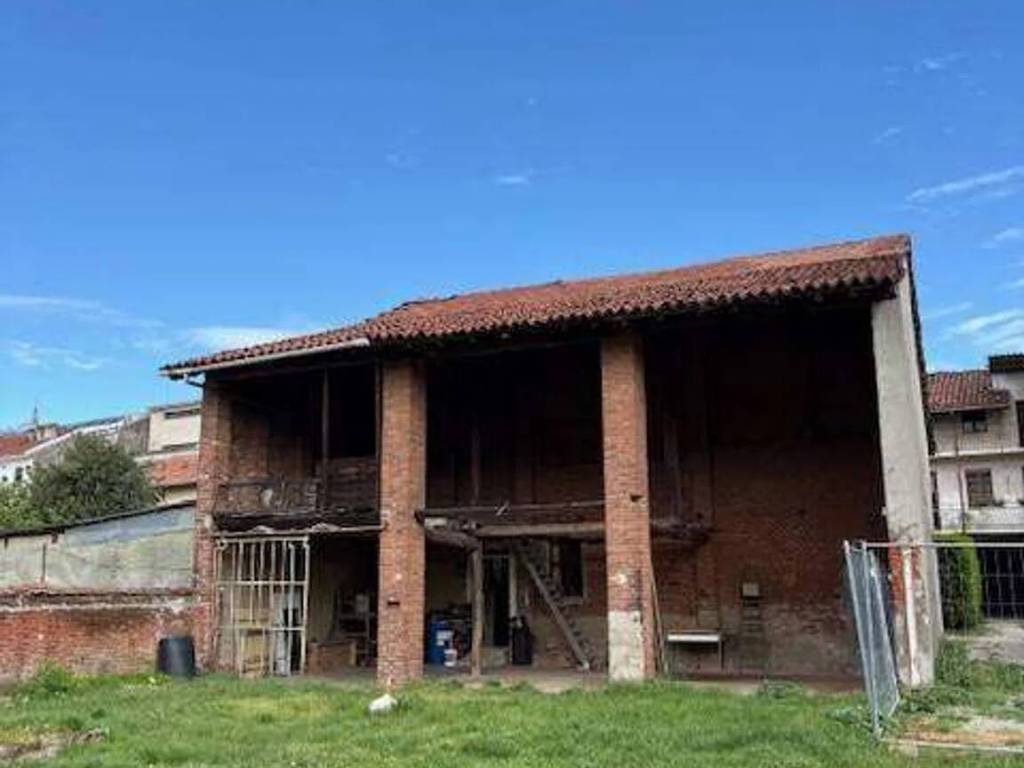 casa indipendente in vendita a Galliate