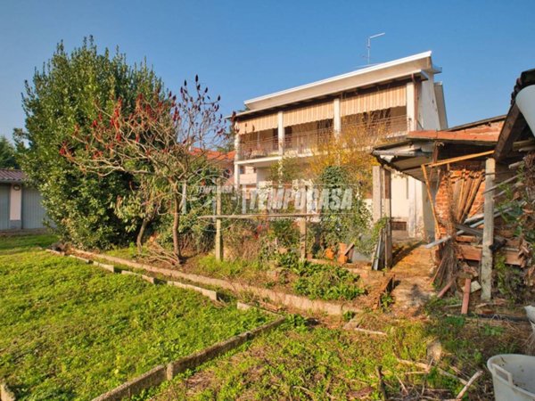 casa indipendente in vendita a Galliate