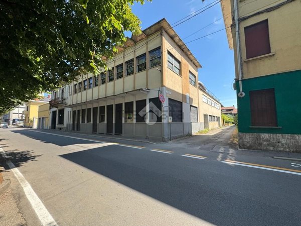 negozio in vendita a Galliate