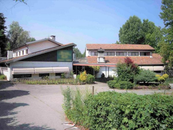 negozio in vendita a Galliate