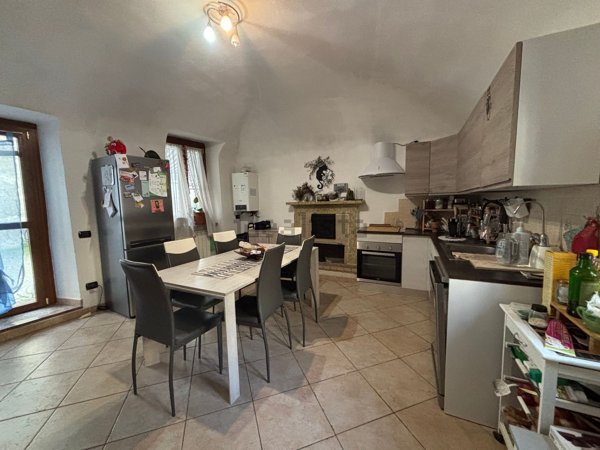 casa indipendente in vendita a Galliate