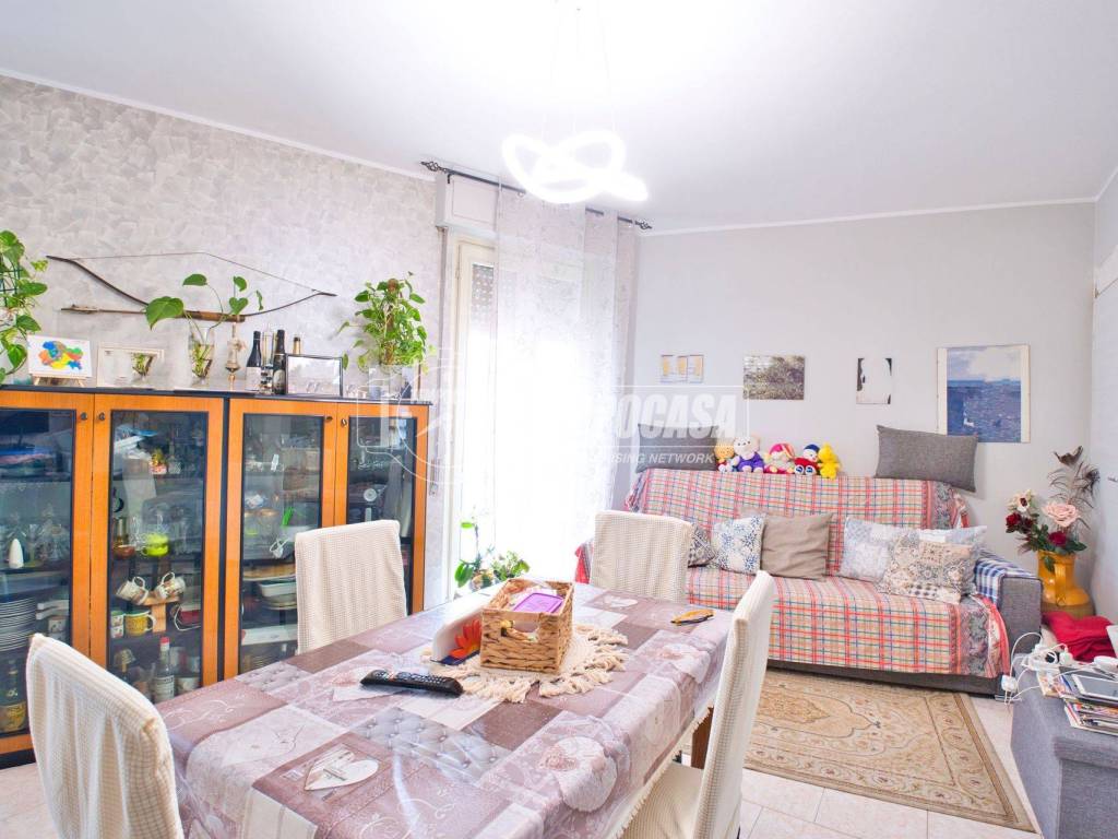 casa indipendente in vendita a Galliate