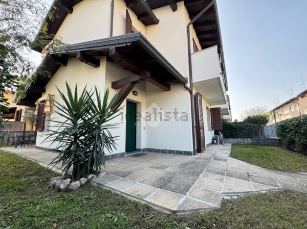 casa indipendente in vendita a Galliate