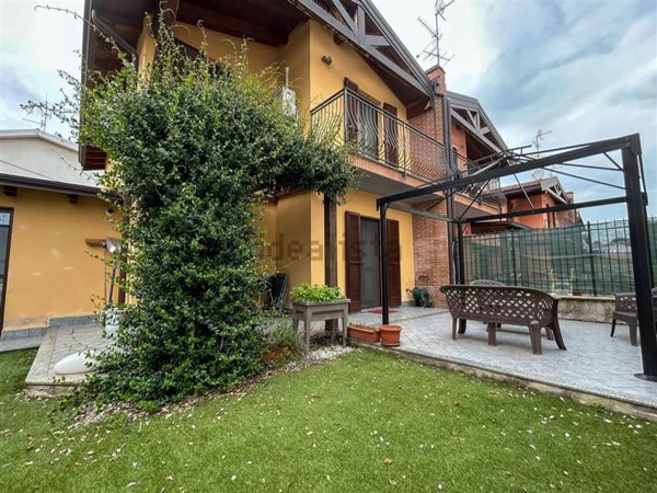 casa indipendente in vendita a Galliate