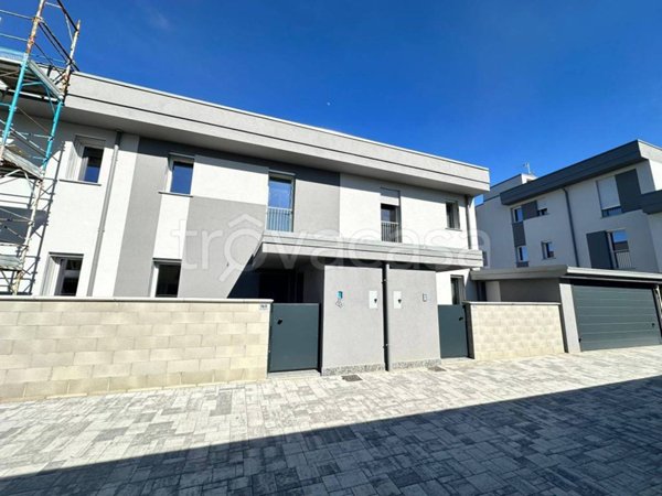 casa indipendente in vendita a Galliate