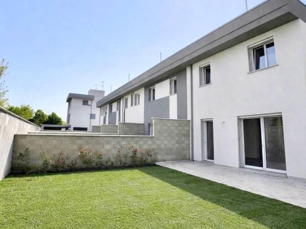 casa indipendente in vendita a Galliate