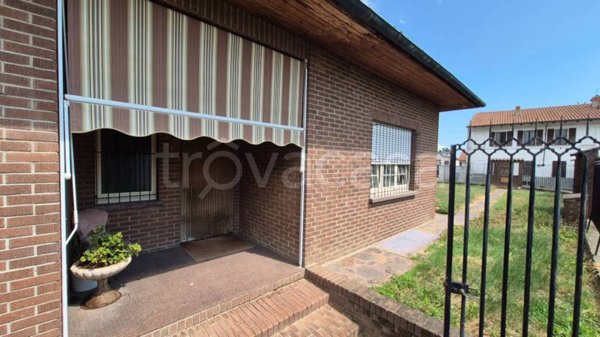 casa indipendente in vendita a Galliate