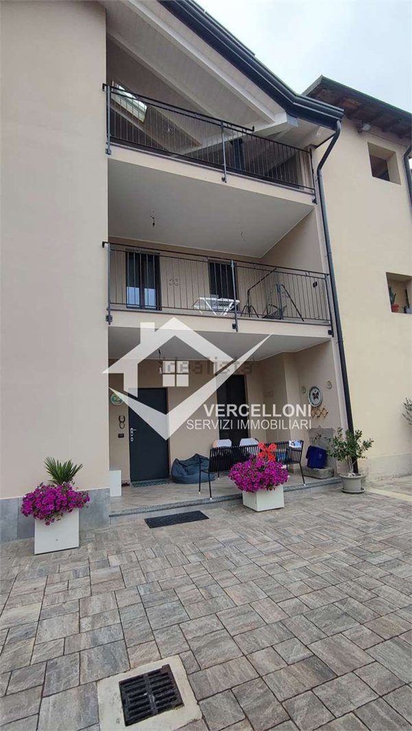 casa semindipendente in vendita a Galliate
