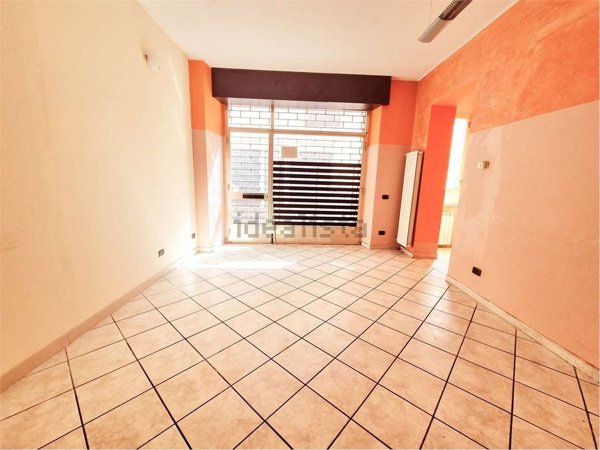 negozio in vendita a Galliate