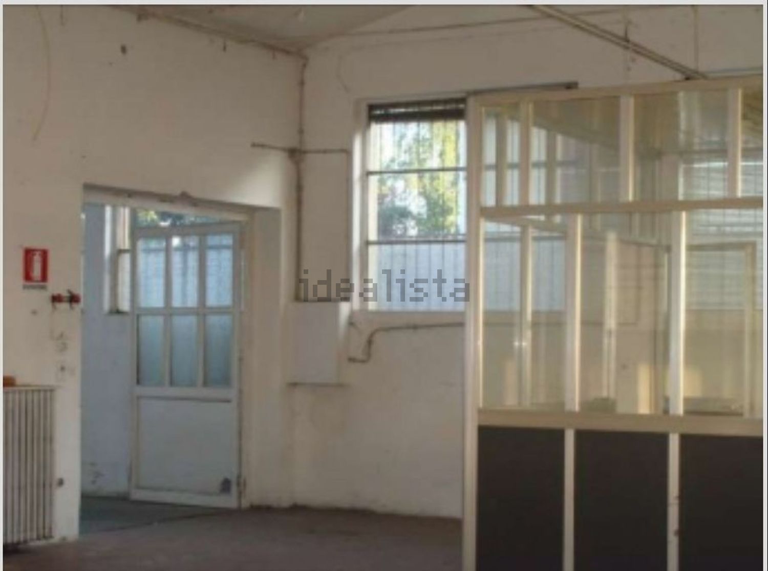 locale commerciale in vendita a Galliate