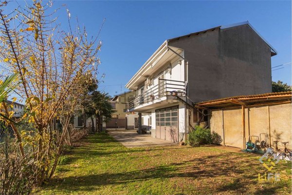 casa indipendente in vendita a Galliate