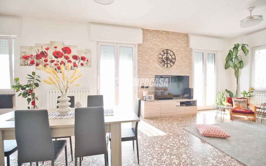 casa indipendente in vendita a Galliate