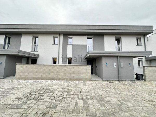 casa indipendente in vendita a Galliate