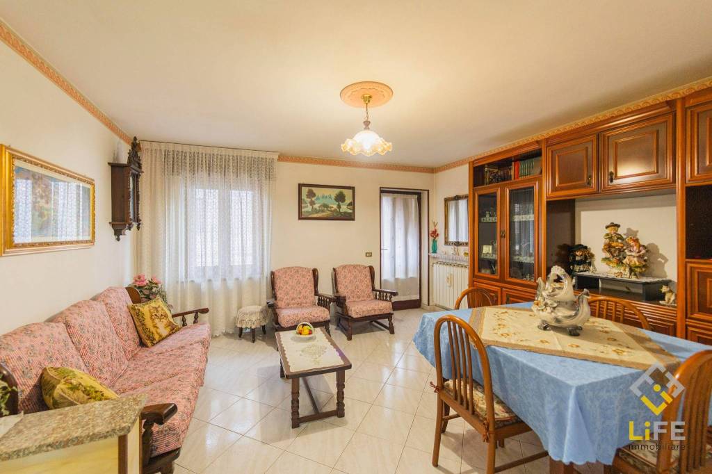 casa indipendente in vendita a Galliate