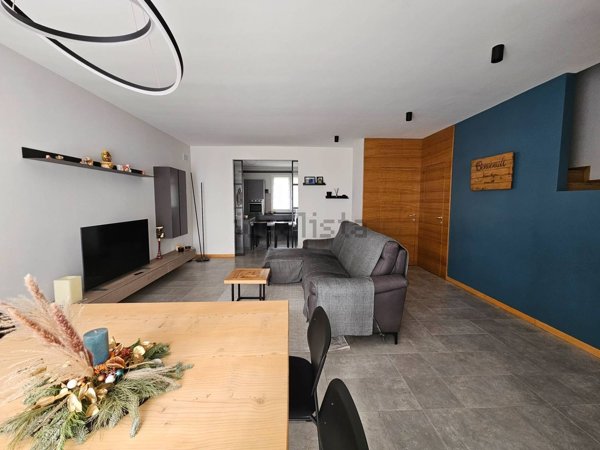 casa indipendente in vendita a Galliate