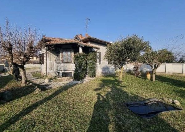casa indipendente in vendita a Galliate