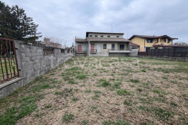 casa indipendente in vendita a Galliate