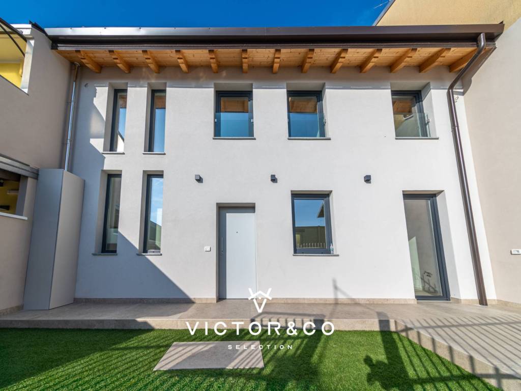casa indipendente in vendita a Galliate